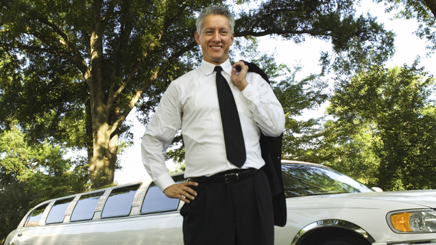 Illustration for article titled We Asked 22 Limo Drivers About The Worst Time Someone Got Sucked Out Of Their Car After Opening The Sunroof